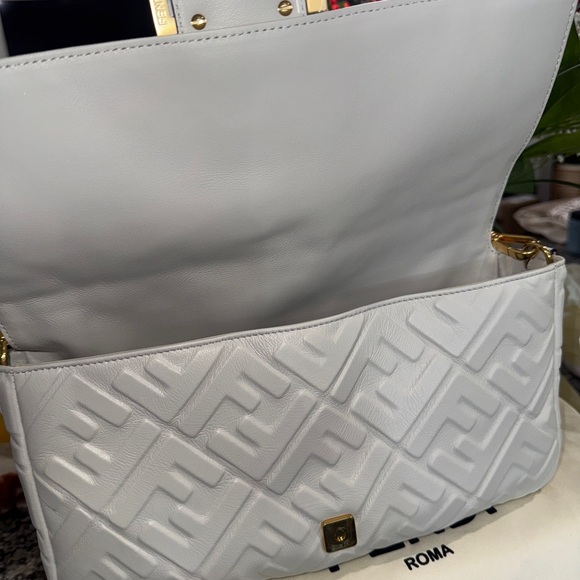Fendi Baguette FF Embossed - Picture 7 of 7